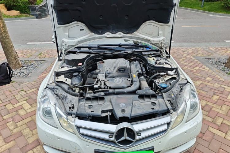 Used Mercedes-Benz E-Class 2011 E 260 CGI Coupe Engine Bay