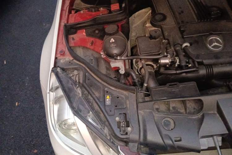 Used Mercedes-Benz E-Class 2011 E 260 CGI Coupe Engine Bay Right