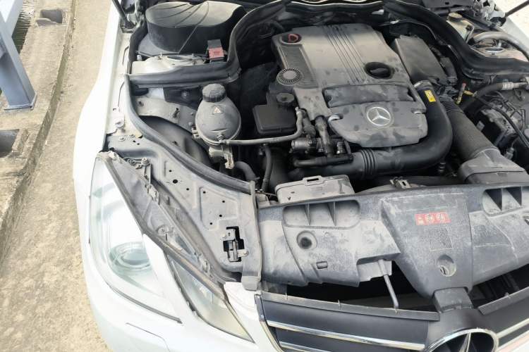 Used Mercedes-Benz E-Class 2011 E 260 CGI Coupe Engine Bay Right