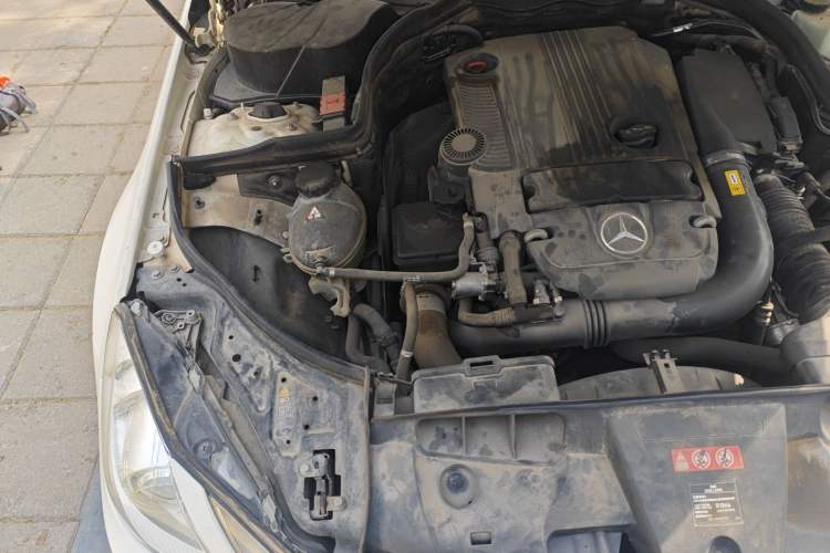 Used Mercedes-Benz E-Class 2011 E 260 CGI Coupe Engine Bay Right