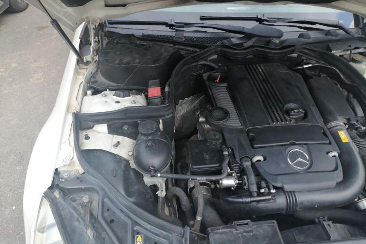 Used Mercedes-Benz E-Class 2011 E 260 CGI Coupe Engine Bay Right