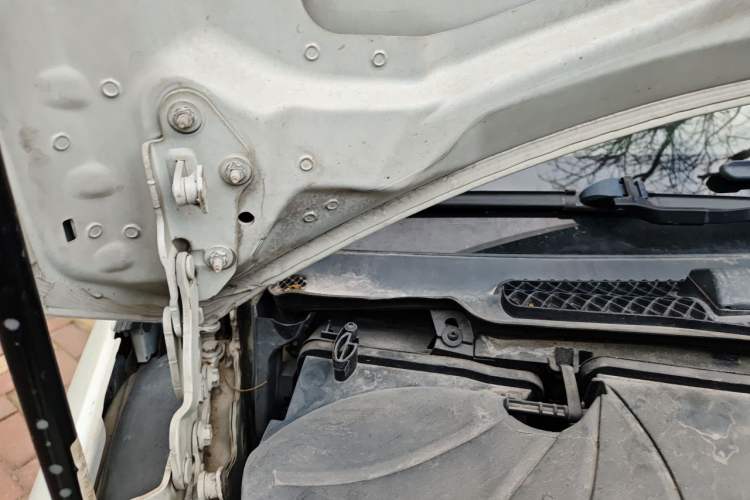 Used Mercedes-Benz E-Class 2011 E 260 CGI Coupe Engine Bay Right