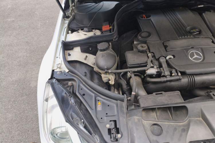 Used Mercedes-Benz E-Class 2011 E 260 CGI Coupe Engine Bay Right