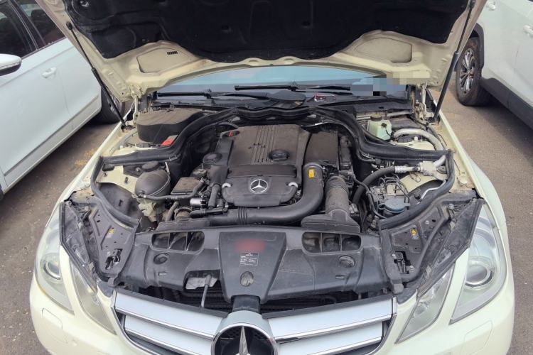 Used Mercedes-Benz E-Class 2011 E 260 CGI Coupe Engine Bay