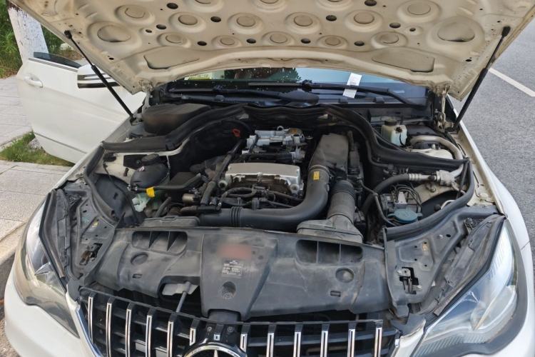 Used Mercedes-Benz E-Class 2011 E 260 CGI Coupe Engine Bay