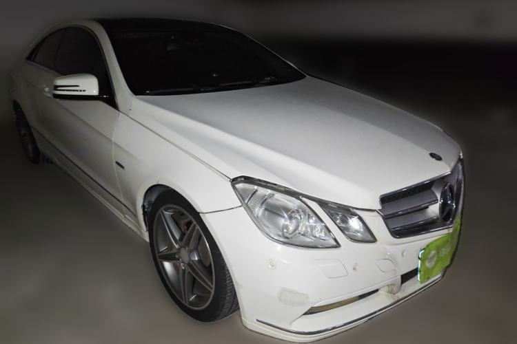 Used Mercedes-Benz E-Class 2011 E 260 CGI Coupe Front Right 45 Deg