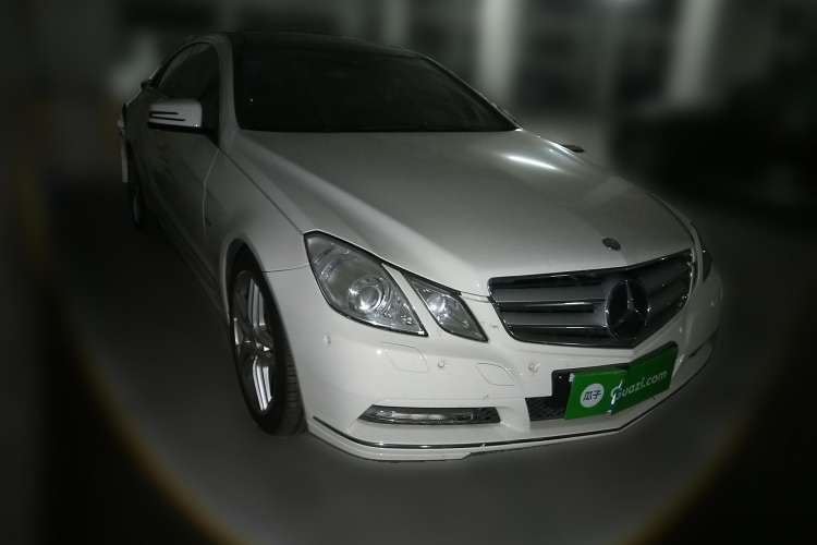 Used Mercedes-Benz E-Class 2011 E 260 CGI Coupe Front Right 45 Deg