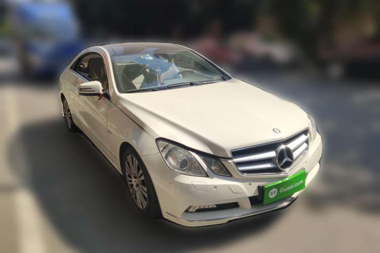 Used Mercedes-Benz E-Class 2011 E 260 CGI Coupe Front Right 45 Deg