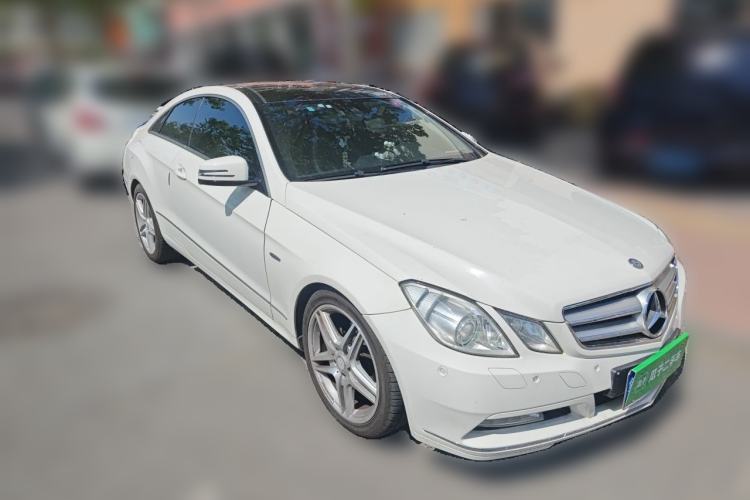 Used Mercedes-Benz E-Class 2011 E 260 CGI Coupe Front Right 45 Deg