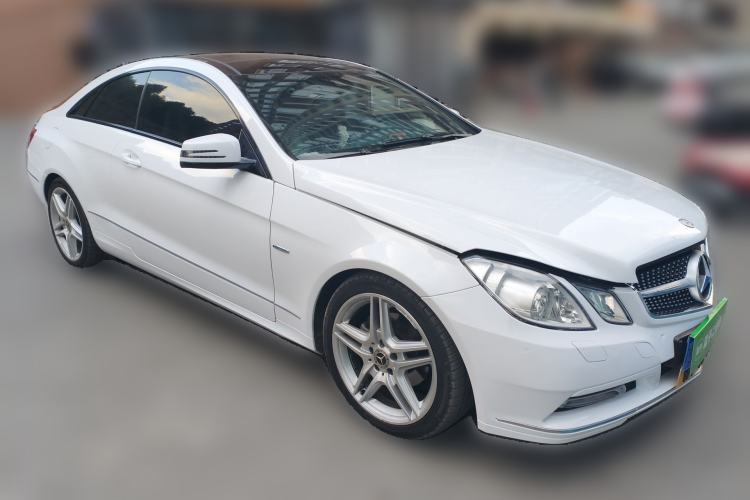 Used Mercedes-Benz E-Class 2011 E 260 CGI Coupe Front Right 45 Deg