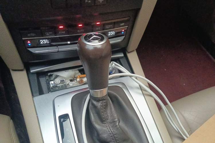 Used Mercedes-Benz E-Class 2011 E 260 CGI Coupe Gear Lever