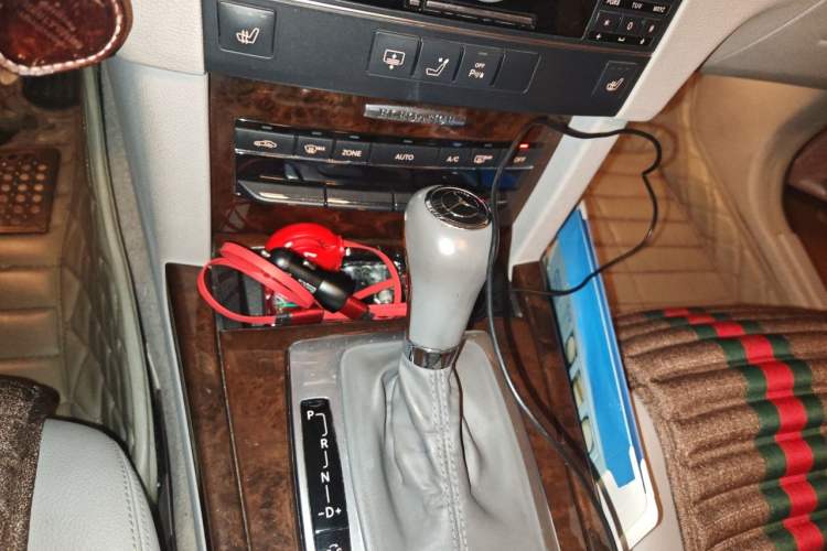 Used Mercedes-Benz E-Class 2011 E 260 L CGI Fashion Model Gear Lever