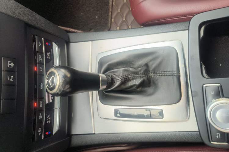 Used Mercedes-Benz E-Class 2011 E 260 CGI Coupe Gear Lever