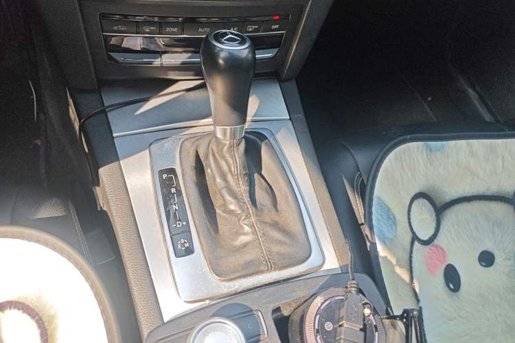 Used Mercedes-Benz E-Class 2011 E 260 CGI Coupe Gear Lever