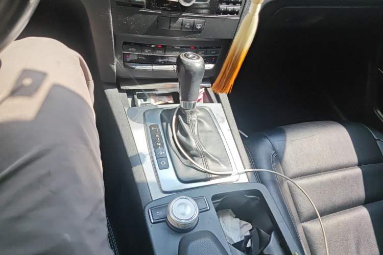 Used Mercedes-Benz E-Class 2011 E 260 CGI Coupe Gear Lever