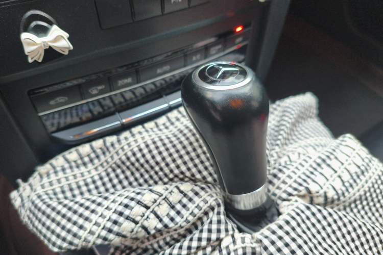Used Mercedes-Benz E-Class 2011 E 260 CGI Coupe Gear Lever