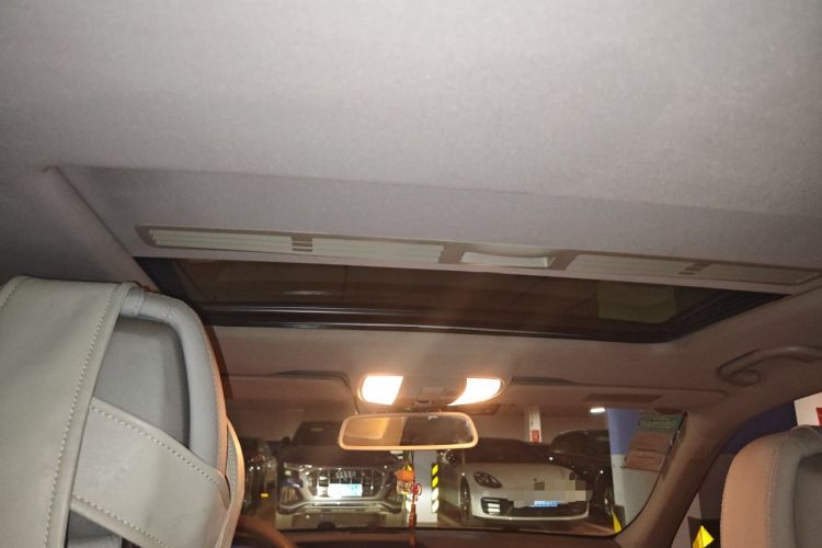 Used Mercedes-Benz E-Class 2011 E 260 L CGI Fashion Model Headliner