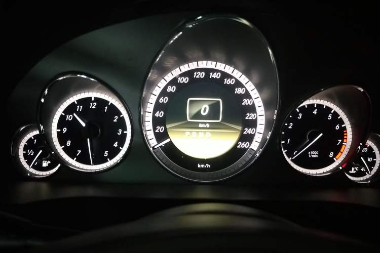 Used Mercedes-Benz E-Class 2011 E 260 CGI Coupe Instrument Cluster