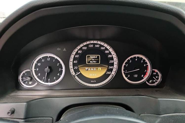Used Mercedes-Benz E-Class 2011 E 260 CGI Coupe Instrument Cluster