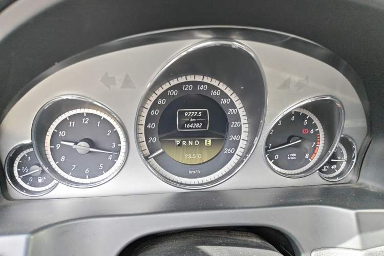 Used Mercedes-Benz E-Class 2011 E 260 CGI Coupe Odometer Close Up