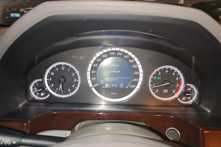 Used Mercedes-Benz E-Class 2011 E 260 L CGI Fashion Model Odometer Close Up