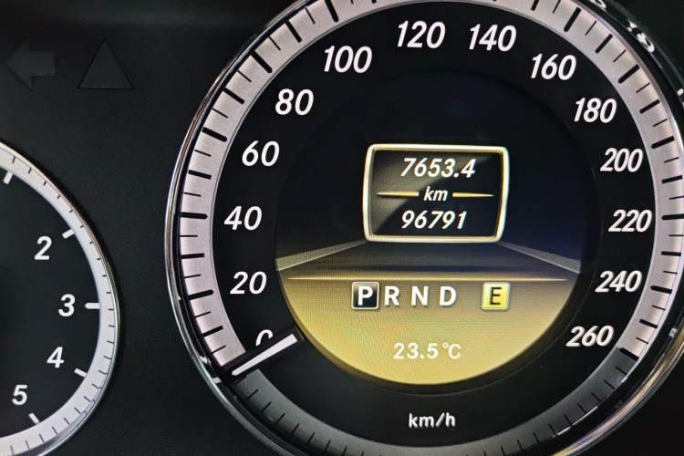 Used Mercedes-Benz E-Class 2011 E 260 CGI Coupe Odometer Close Up