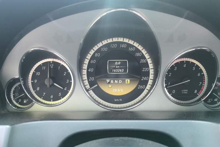 Used Mercedes-Benz E-Class 2011 E 260 CGI Coupe Odometer Close Up
