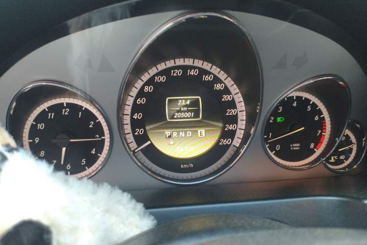 Used Mercedes-Benz E-Class 2011 E 260 CGI Coupe Odometer Close Up