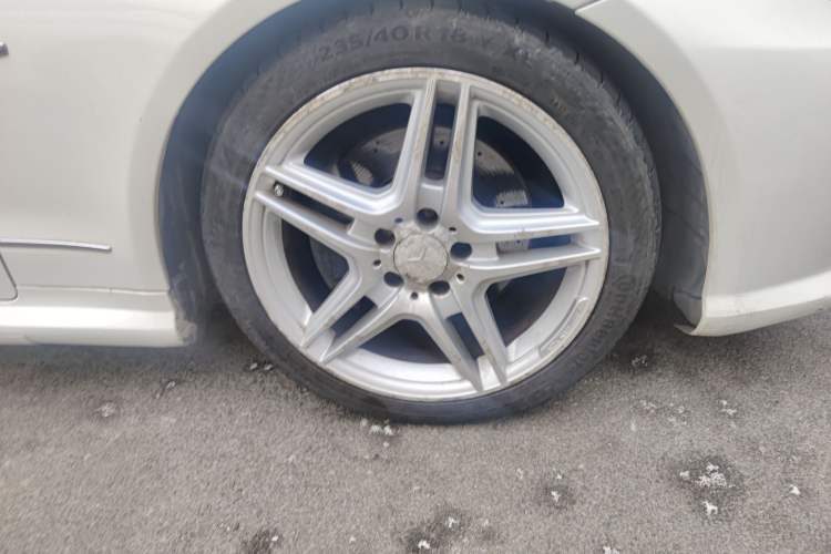 Used Mercedes-Benz E-Class 2011 E 260 CGI Coupe Right Front Wheel Hub