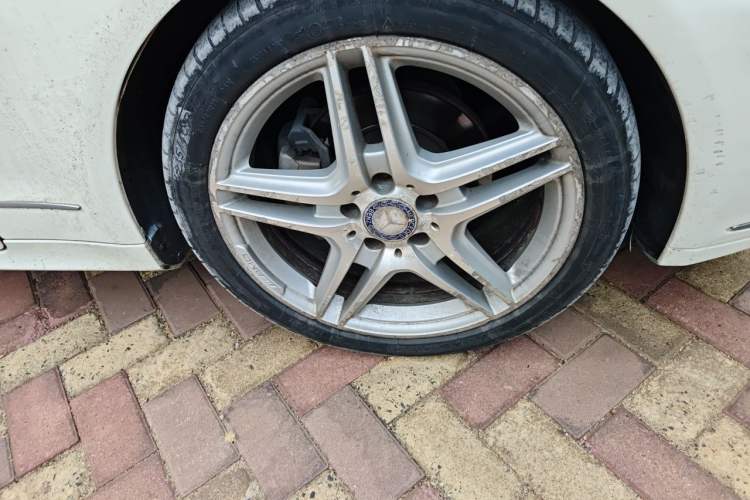 Used Mercedes-Benz E-Class 2011 E 260 CGI Coupe Right Front Wheel Hub