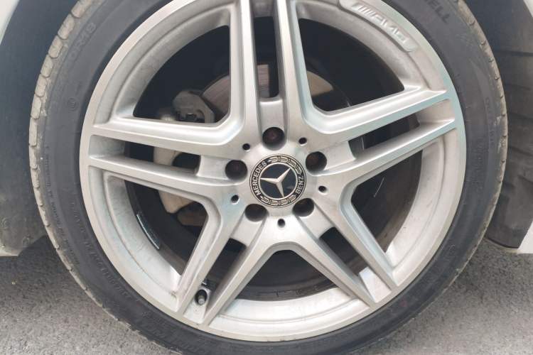 Used Mercedes-Benz E-Class 2011 E 260 CGI Coupe Right Front Wheel Hub
