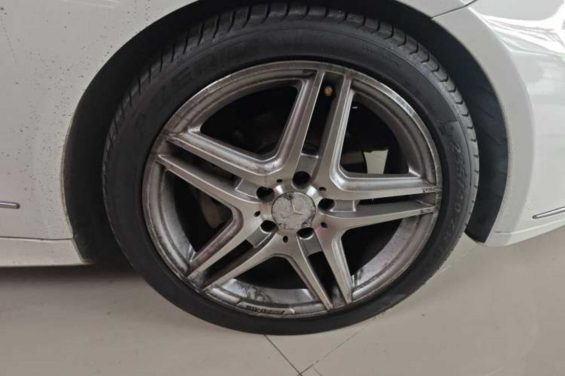 Used Mercedes-Benz E-Class 2011 E 260 CGI Coupe Right Front Wheel Hub