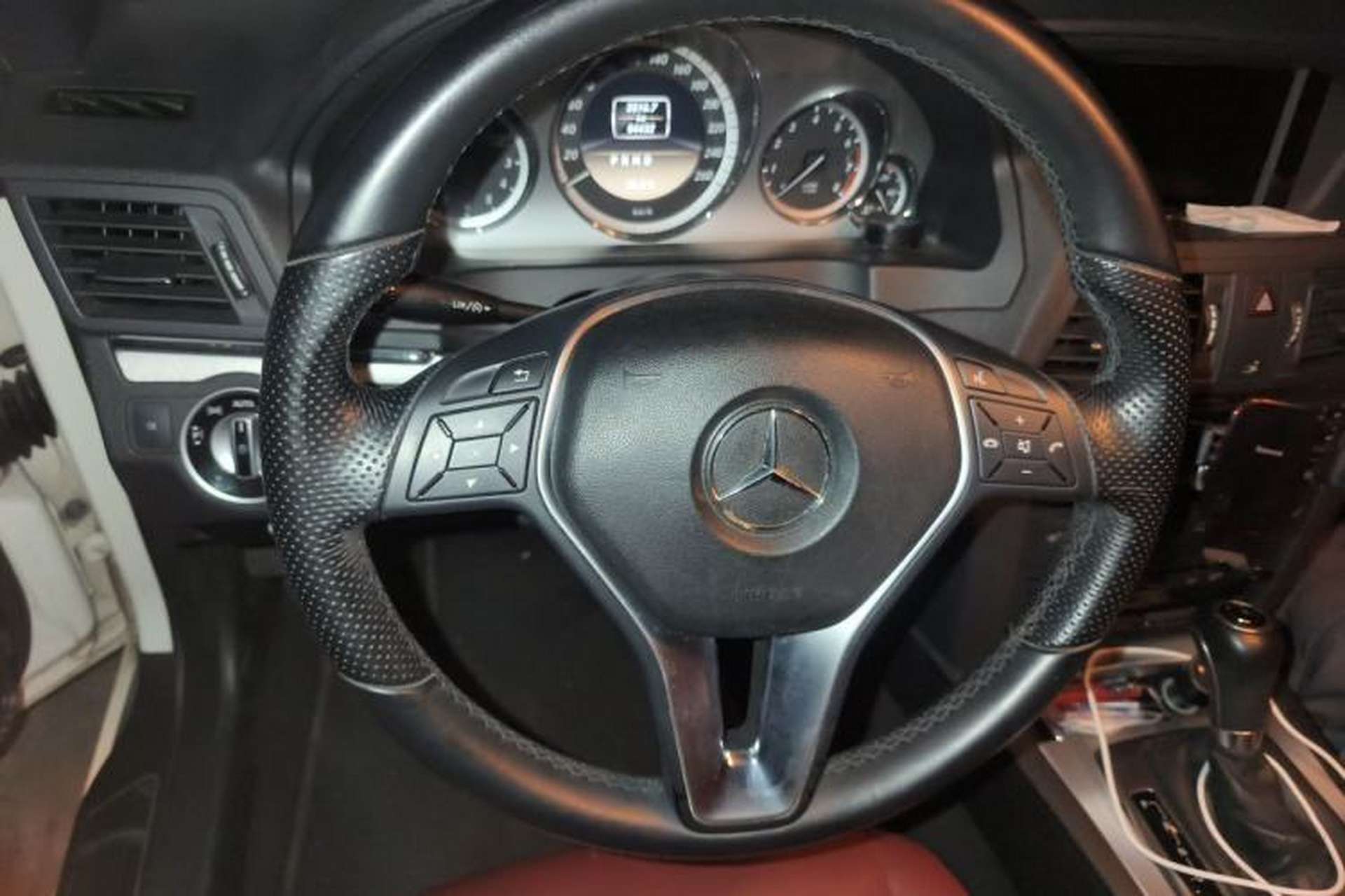 Used Mercedes-Benz E-Class 2011 E 260 CGI Convertible Edition Steering Wheel