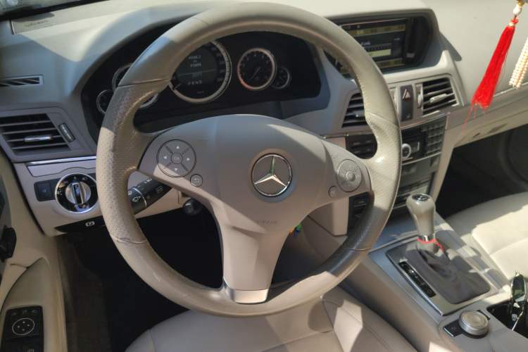 Used Mercedes-Benz E-Class 2011 E 260 CGI Coupe Steering Wheel