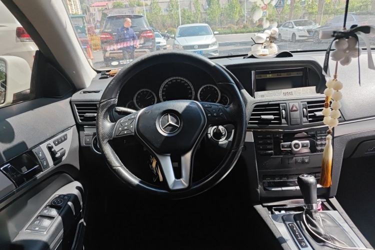 Used Mercedes-Benz E-Class 2011 E 260 CGI Coupe Steering Wheel