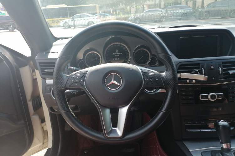 Used Mercedes-Benz E-Class 2011 E 260 CGI Coupe Steering Wheel