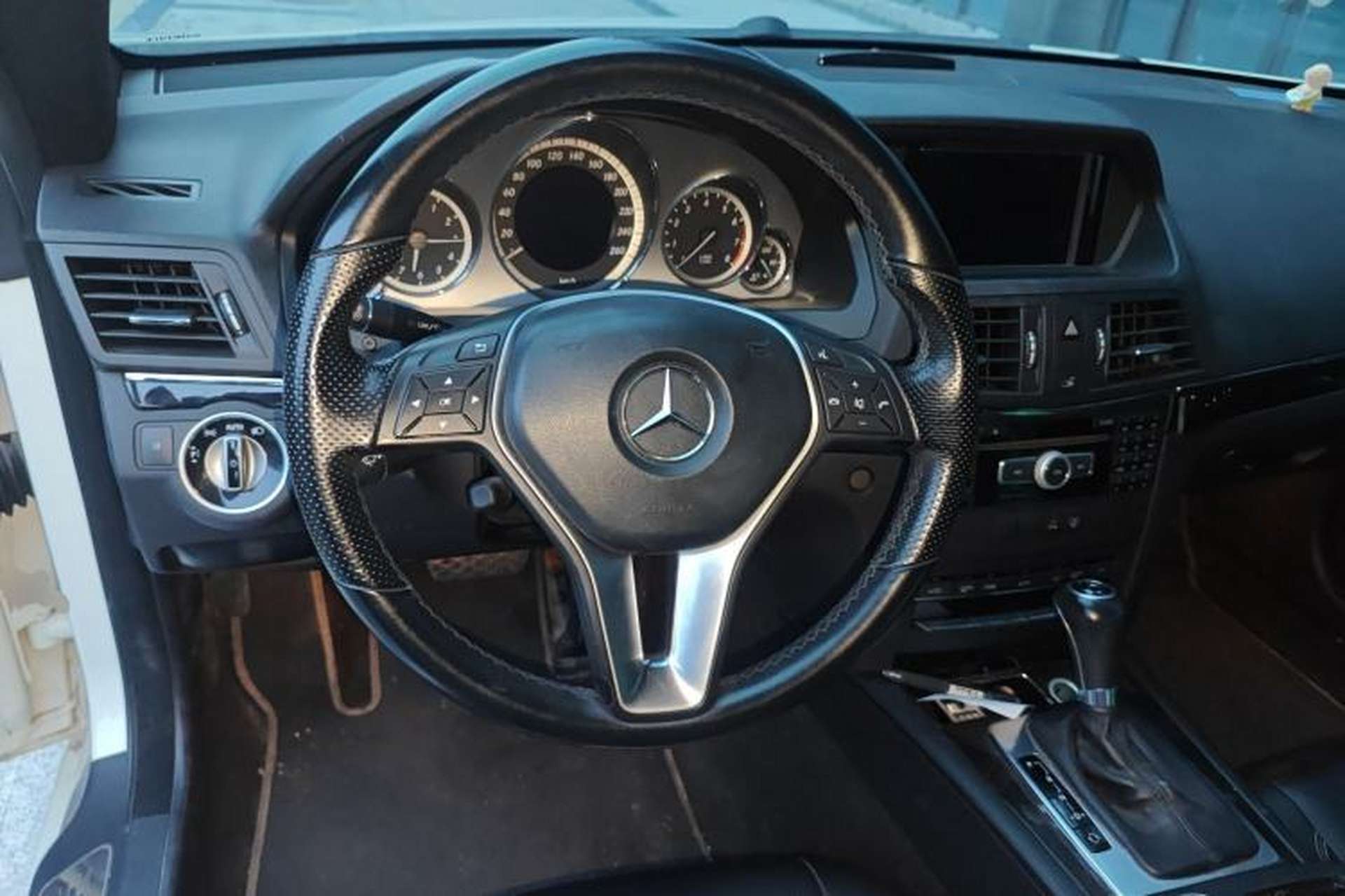 Used Mercedes-Benz E-Class 2011 E 260 CGI Coupe Steering Wheel