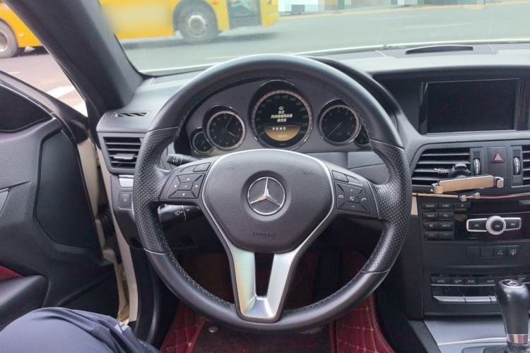 Used Mercedes-Benz E-Class 2011 E 260 CGI Coupe Steering Wheel