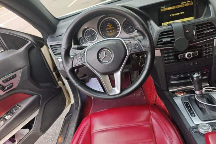 Used Mercedes-Benz E-Class 2011 E 260 CGI Coupe Steering Wheel