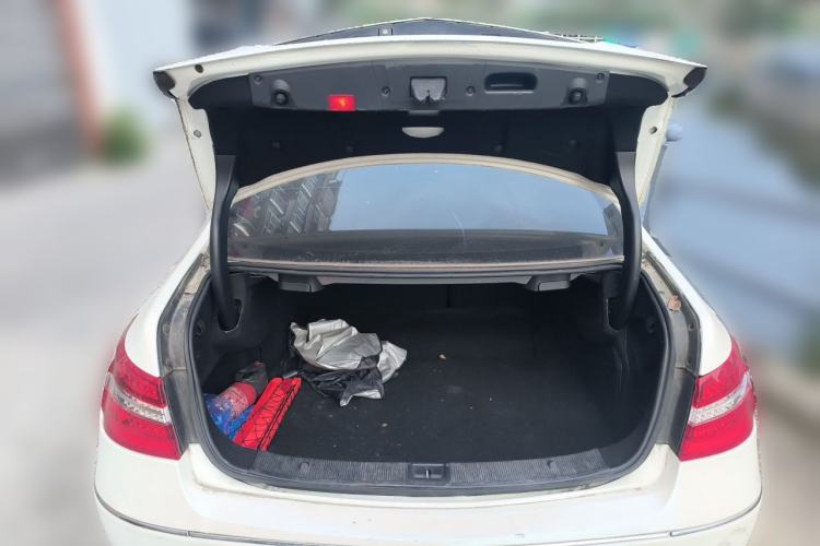 Used Mercedes-Benz E-Class 2011 E 260 CGI Coupe Trunk