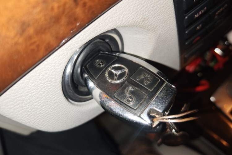 Used Mercedes-Benz E-Class 2011 E 260 L CGI Fashion Model Vehicle Key
