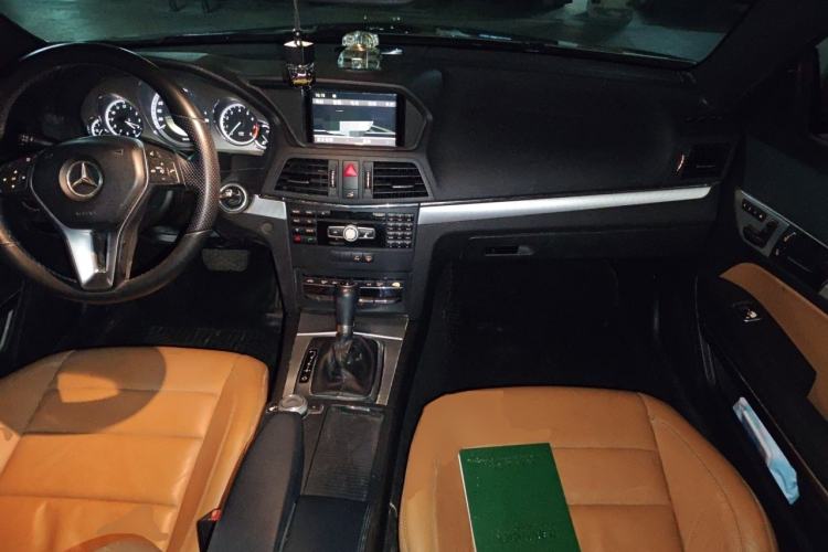 Used Mercedes-Benz E-Class 2011 E 260 CGI Coupe Center Console