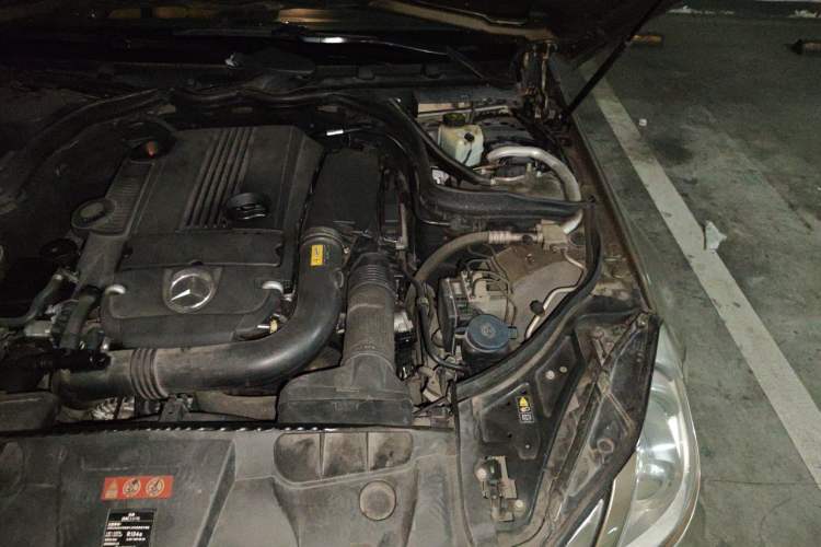 Used Mercedes-Benz E-Class 2011 E 260 CGI Coupe Engine Bay Left