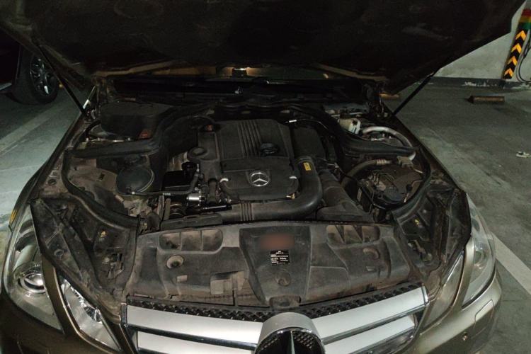 Used Mercedes-Benz E-Class 2011 E 260 CGI Coupe Engine Bay