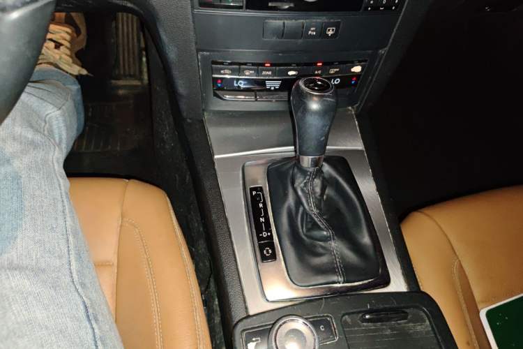 Used Mercedes-Benz E-Class 2011 E 260 CGI Coupe Gear Lever