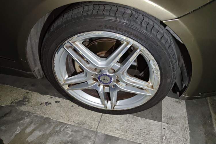 Used Mercedes-Benz E-Class 2011 E 260 CGI Coupe Right Front Wheel Hub