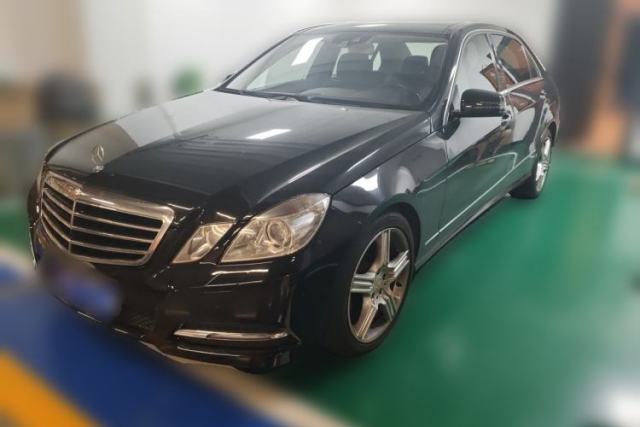 Ojetý Mercedes-Benz E-Class 2012 E 300 L Stylish Luxury Model