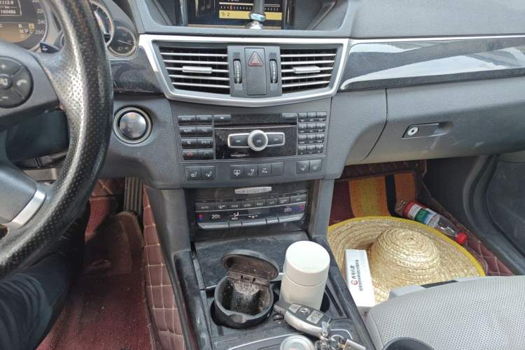 Used Mercedes-Benz E-Class 2012 E 300 L Fashion Model Audio And AC Panel