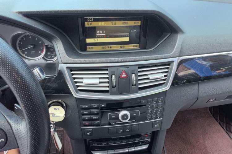 Used Mercedes-Benz E-Class 2012 E 260 L CGI Fashion Model Audio And AC Panel