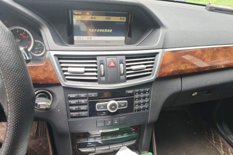 Used Mercedes-Benz E-Class 2012 E 200 L CGI Elegant Model Audio And AC Panel